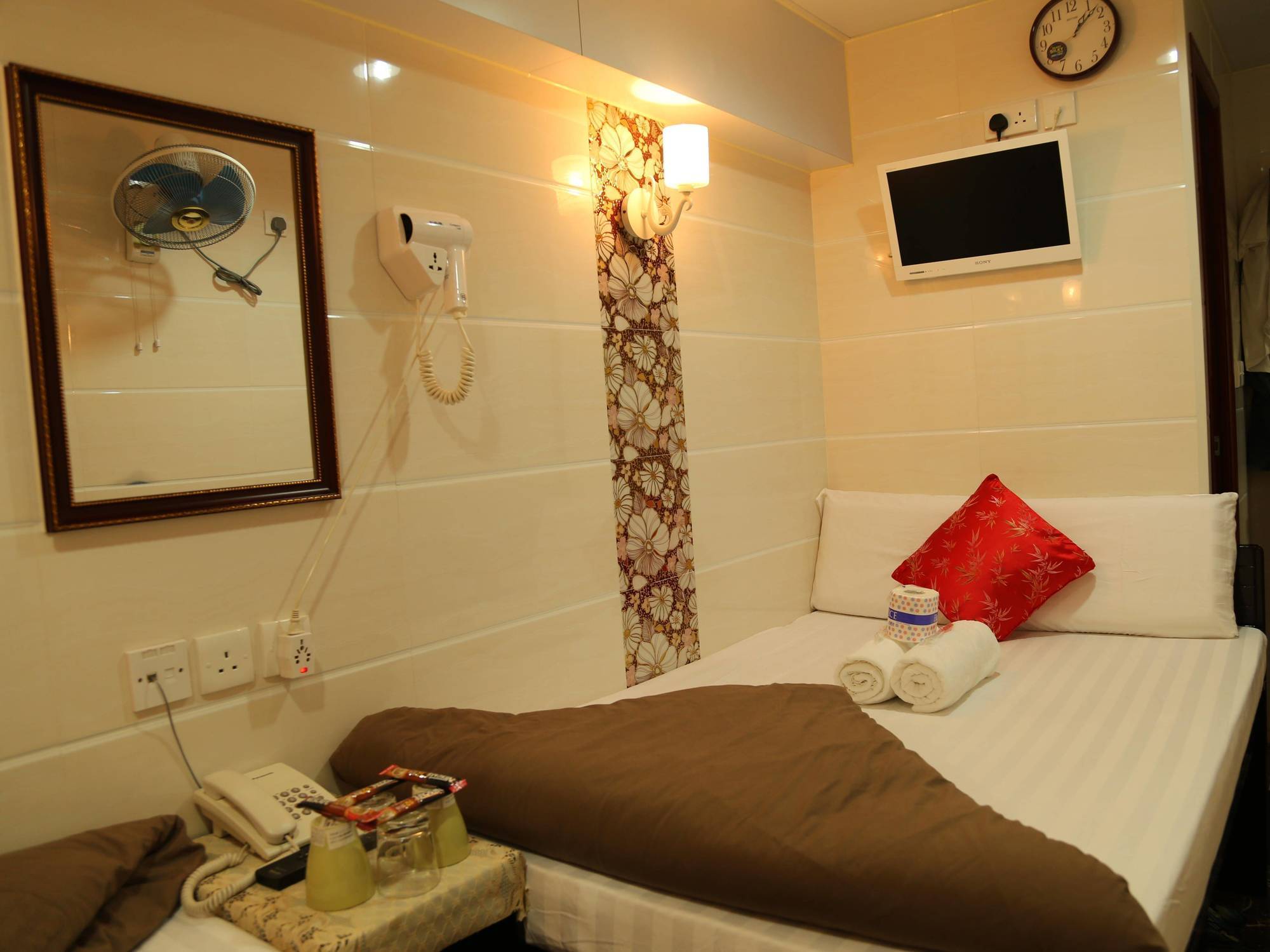 New Tokyo Hostel Hong Kong Bagian luar foto