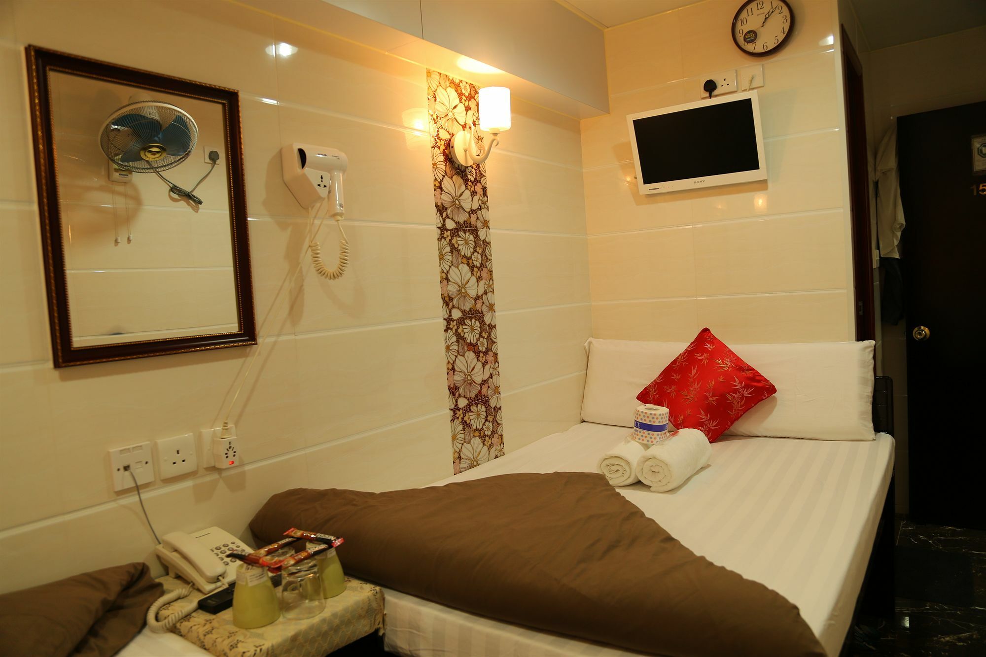 New Tokyo Hostel Hong Kong Bagian luar foto
